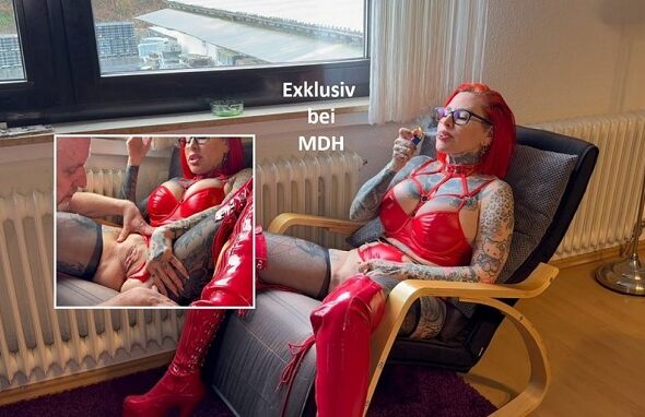 Cat Coxx Ehemann zum devoten Spermalecker erzogen